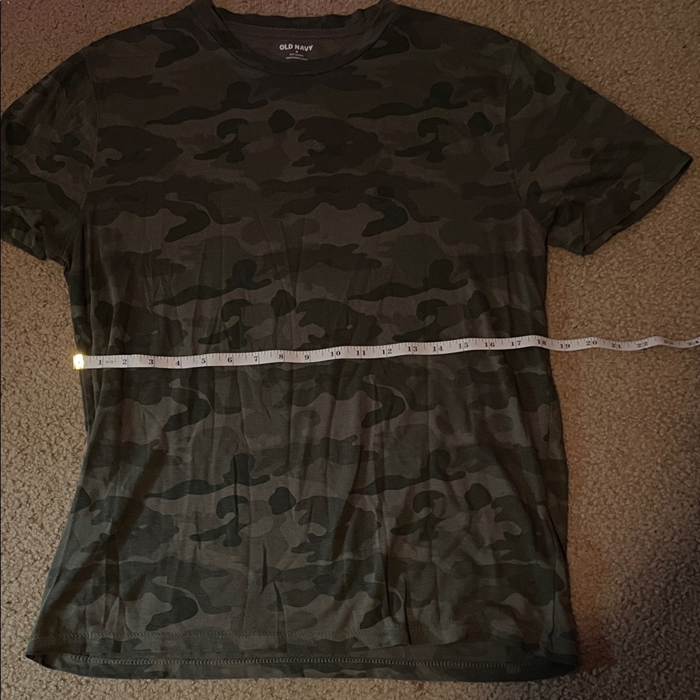 Old Navy Woman’s Green Camouflage Tee